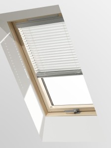 Uniwersalna żaluzja pozioma przyciemniająca do okien dachowych Dakea, VELUX, FAKRO, Optilight, Keylite, Starlite, RoofLITE i DAKSTRA