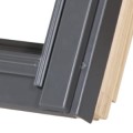 okno_drewniane_dachowe_połaciowe_slim_vent_78x118_78x140_roofLITE+_z_nawiewnikiem_1_osłona.jpg